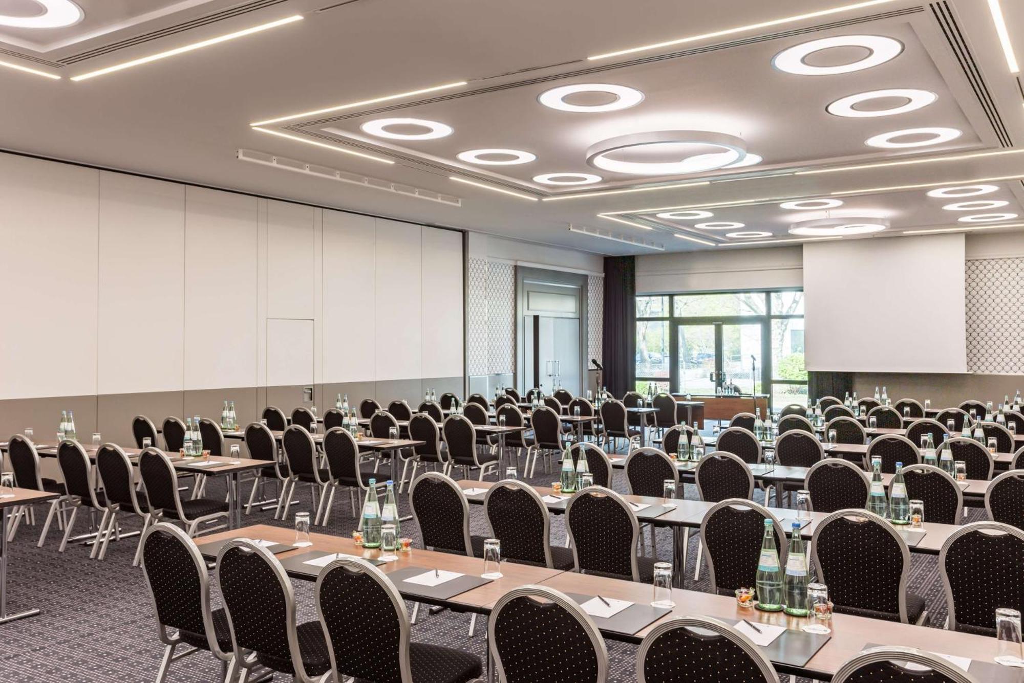 Radisson Blu Conference Hotel, Düsseldorf Esterno foto